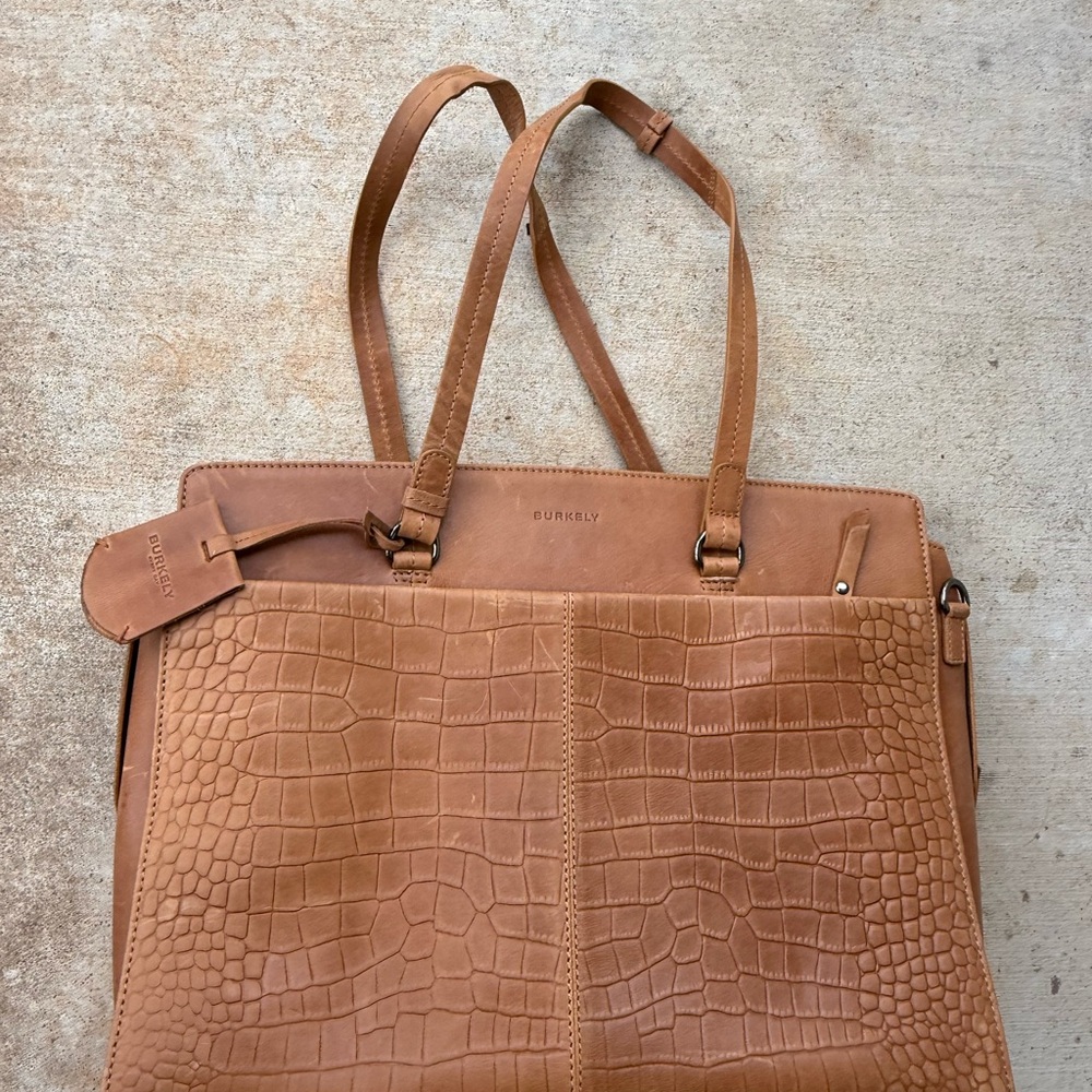 Like New Western Burkley Tan Croc-Embossed Tote Bag 15.6”